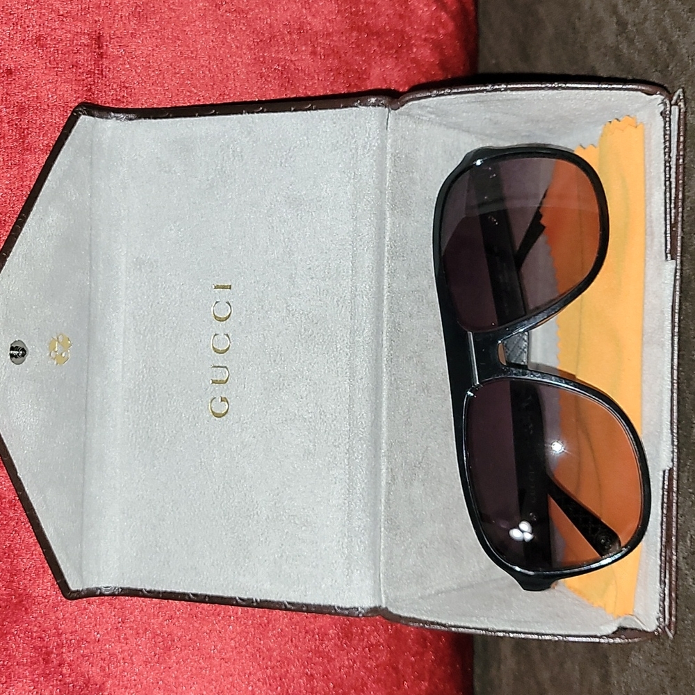 Gucci men sunglasses
